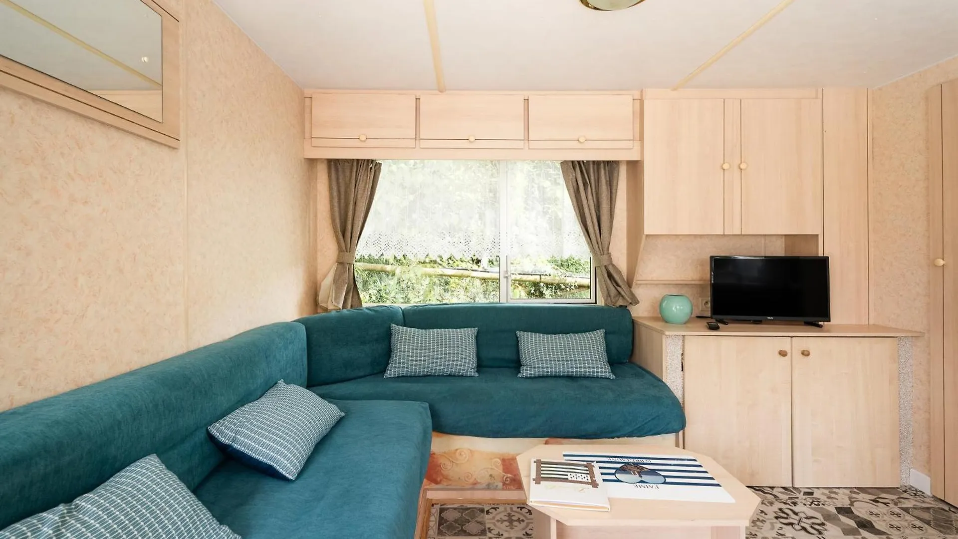 Mobilhome Capacite 2 A 4 Personnes Pluduno Campsite